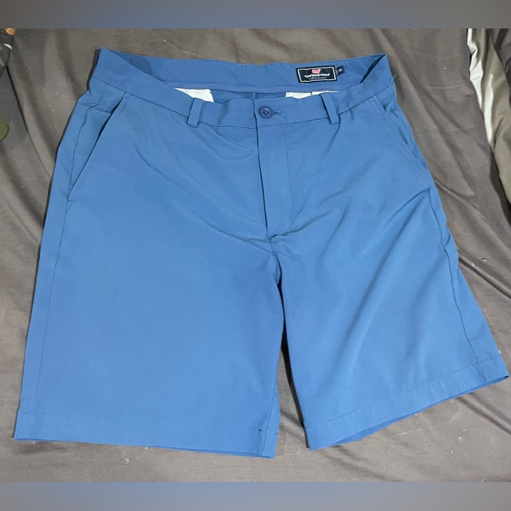 NWOT Vineyard Vines Men's Blue Shorts size 33 lightweight fabric New Condition